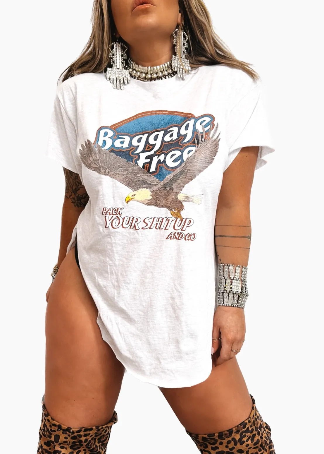 BAGGAGE FREE SIDE SLIT TEE