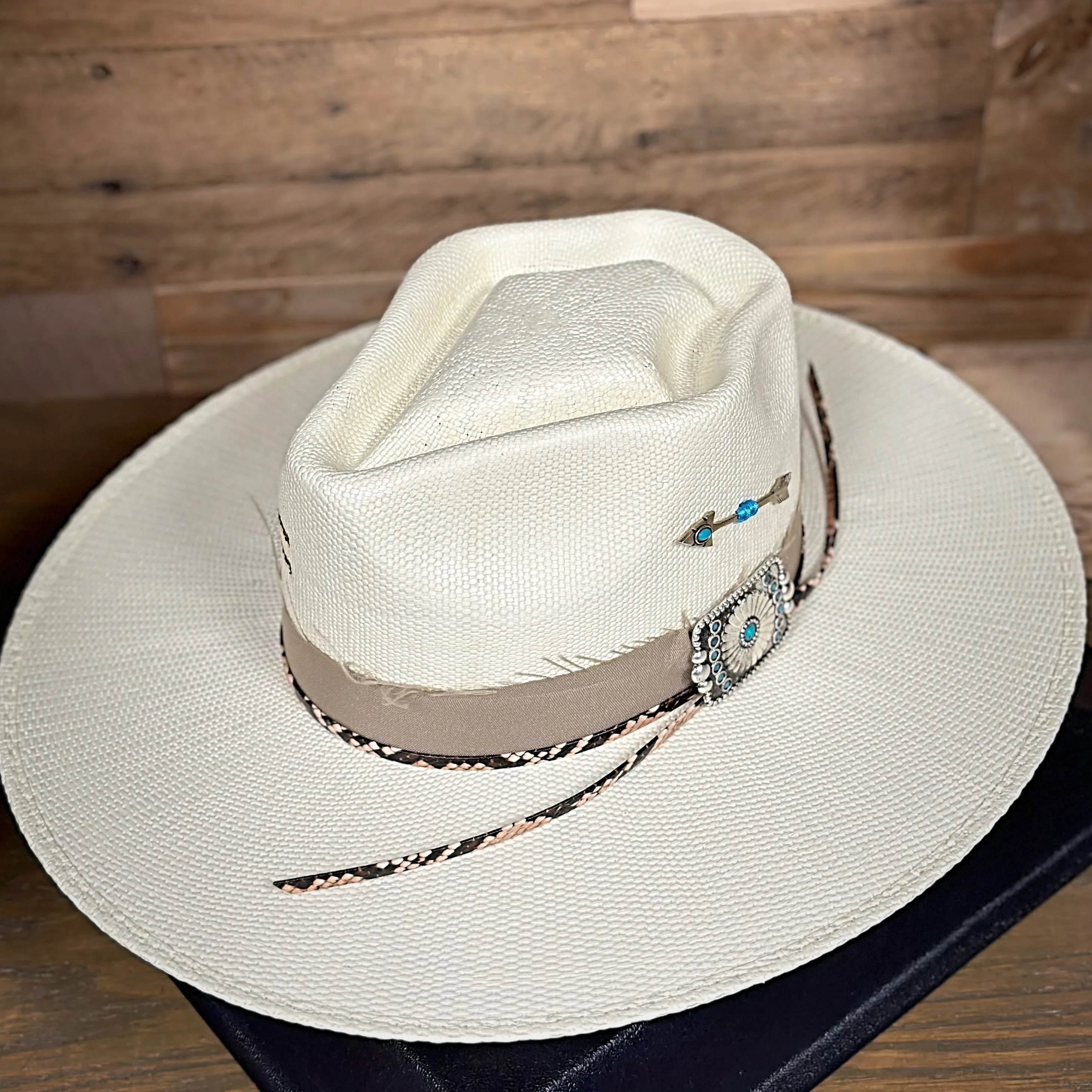 Charlie 1 Horse Spear Point Straw Fashion Hat