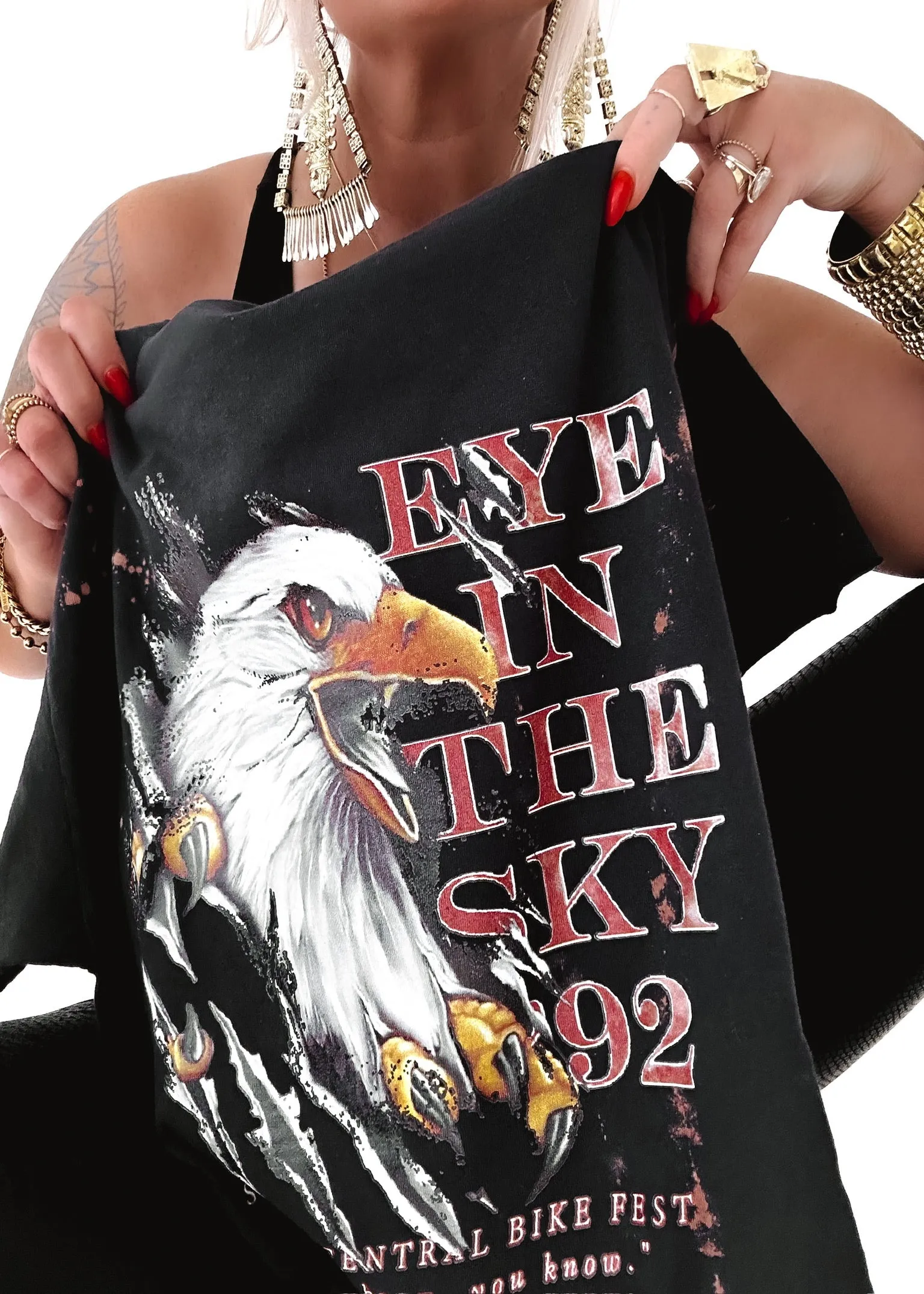 EYE IN THE SKY BLEACHED OUT SIDE SLIT TEE