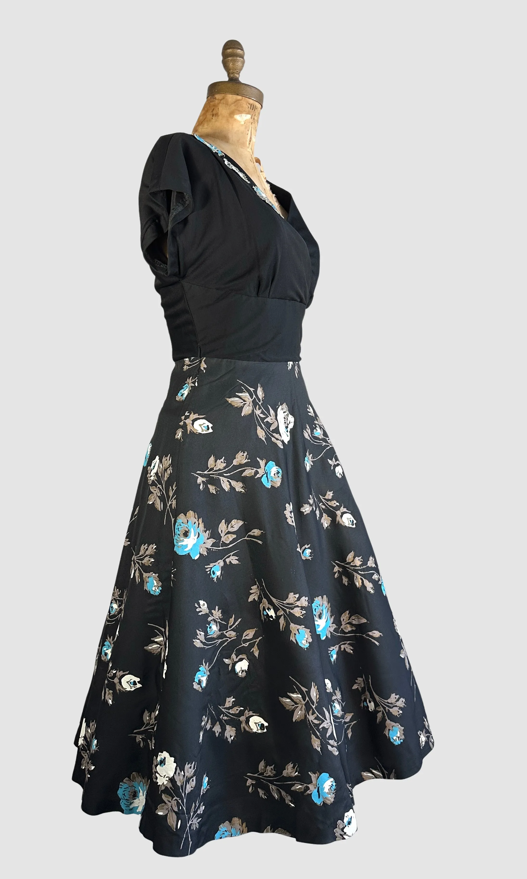 IN FLOWER Fit and Flare 50s Dress • Medium Large