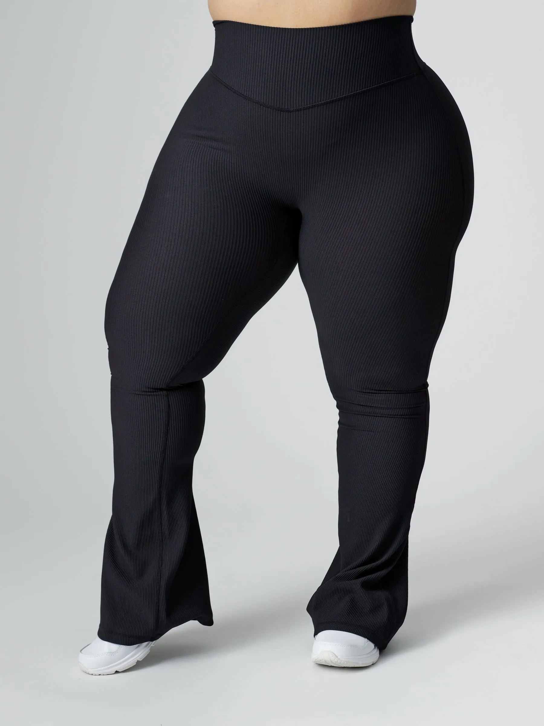 Material Girl Ribbed Flare Legging - Onyx Black