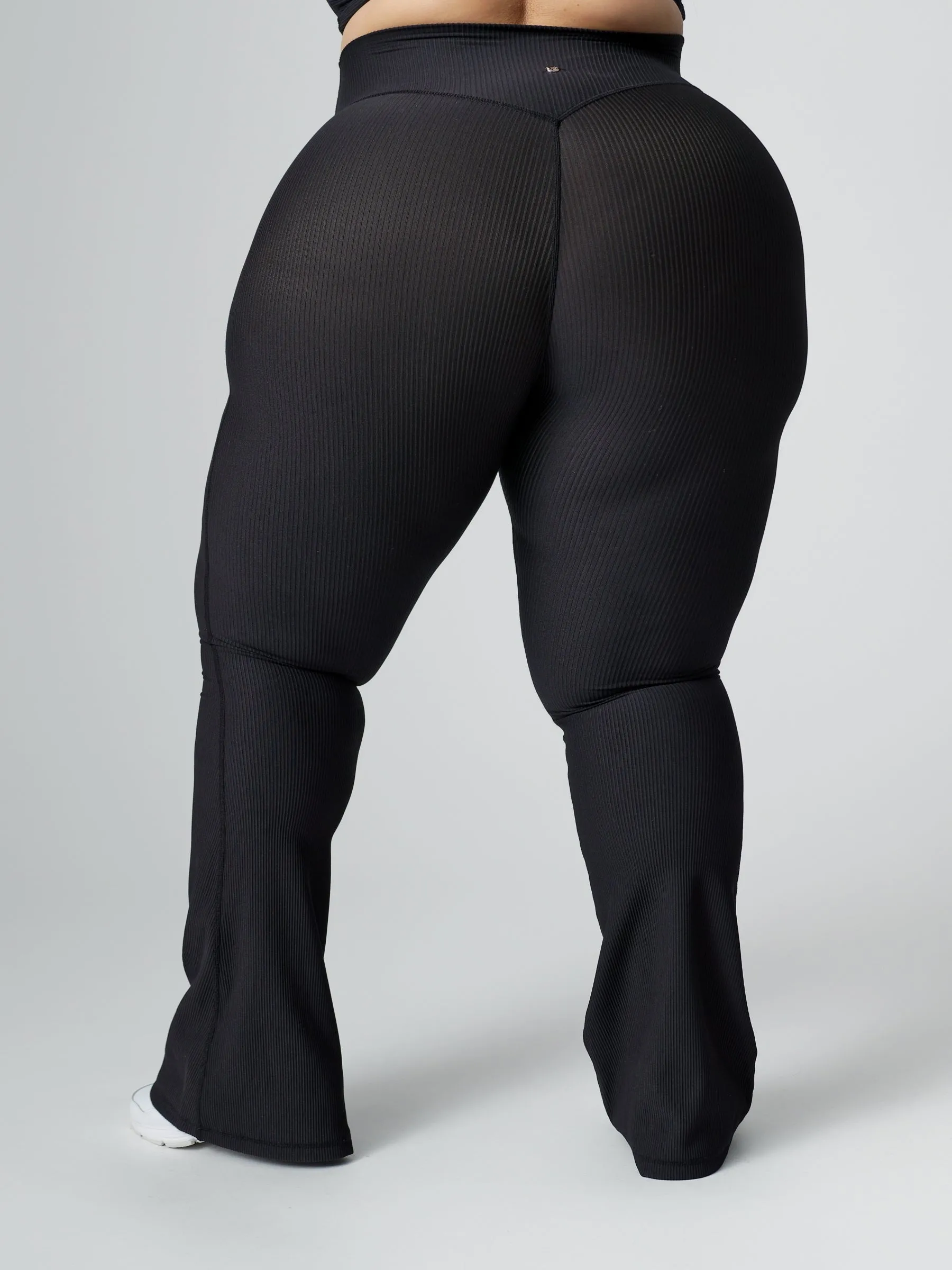 Material Girl Ribbed Flare Legging - Onyx Black